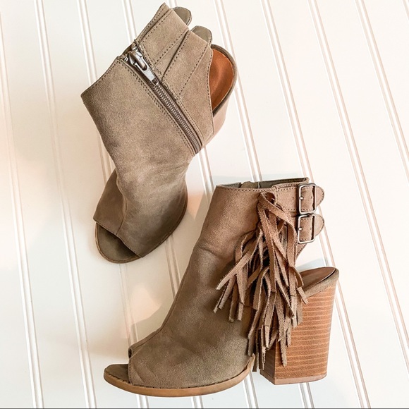 qupid fringe booties